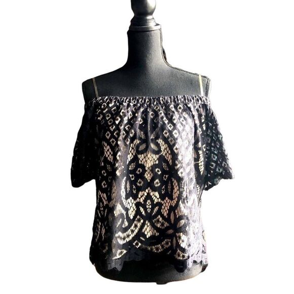 Jella C. Off the Shoulder Black Lace Short Sleeve Top - Picture 4 of 7